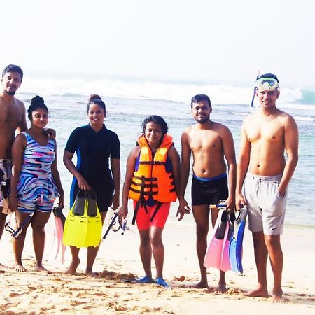 Madiha Surf House Lanka Hotel Матара Екстериор снимка