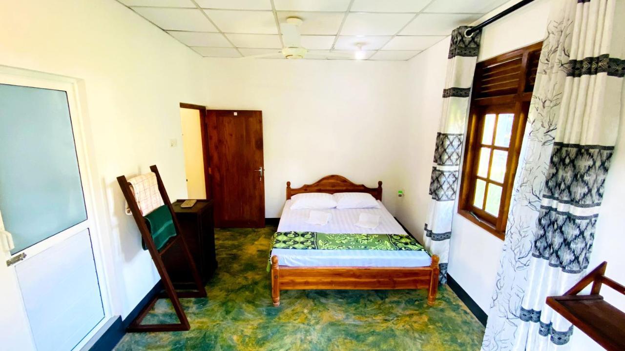 Madiha Surf House Lanka Hotel Матара Екстериор снимка