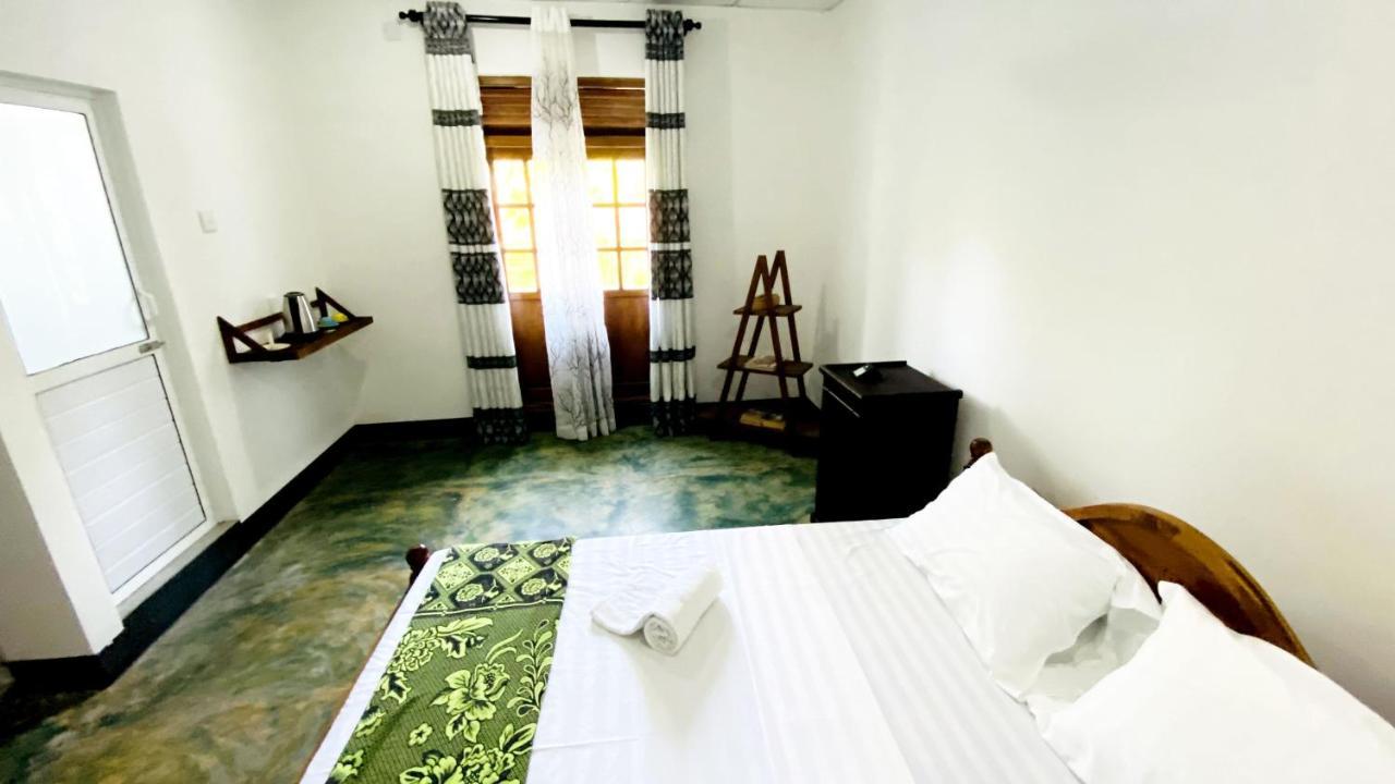 Madiha Surf House Lanka Hotel Матара Екстериор снимка