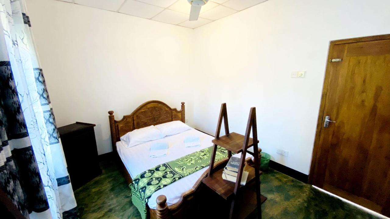 Madiha Surf House Lanka Hotel Матара Екстериор снимка