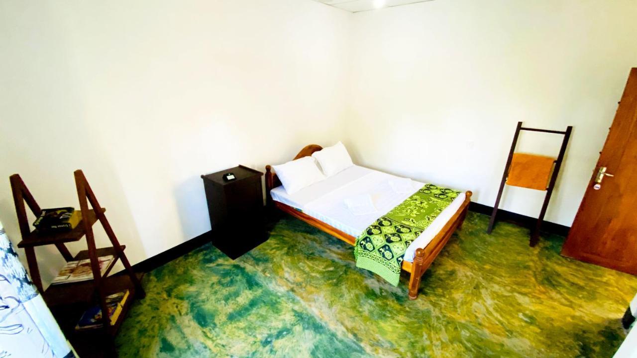 Madiha Surf House Lanka Hotel Матара Екстериор снимка