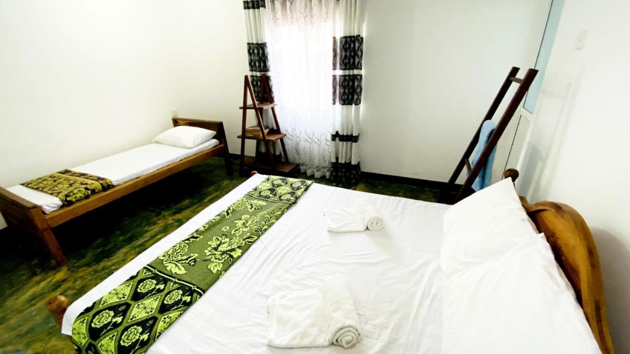 Madiha Surf House Lanka Hotel Матара Екстериор снимка