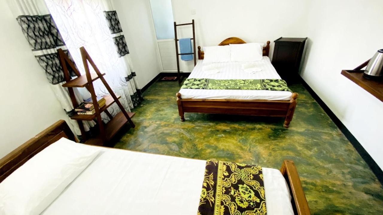 Madiha Surf House Lanka Hotel Матара Екстериор снимка