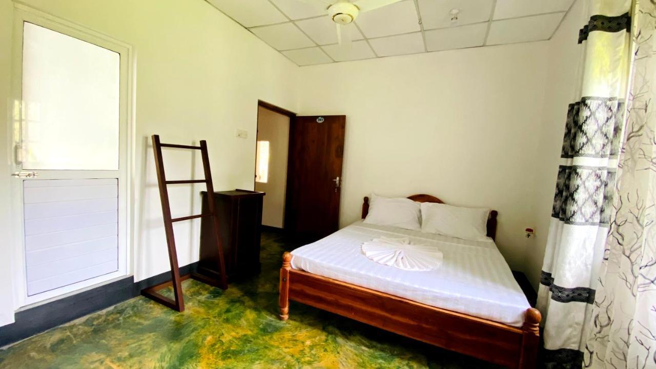 Madiha Surf House Lanka Hotel Матара Екстериор снимка