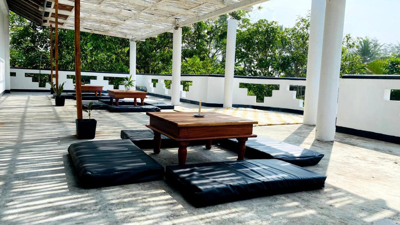 Madiha Surf House Lanka Hotel Матара Екстериор снимка
