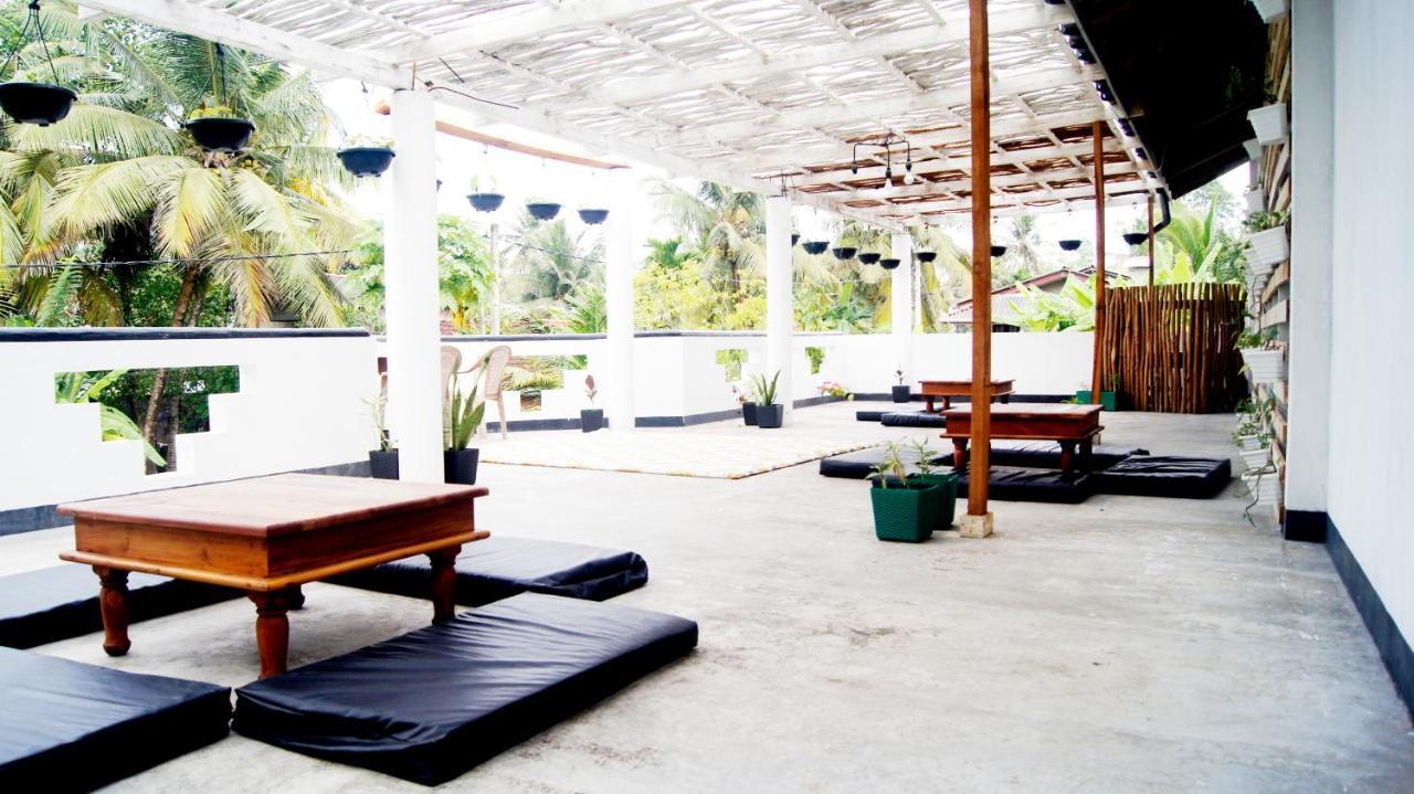 Madiha Surf House Lanka Hotel Матара Екстериор снимка